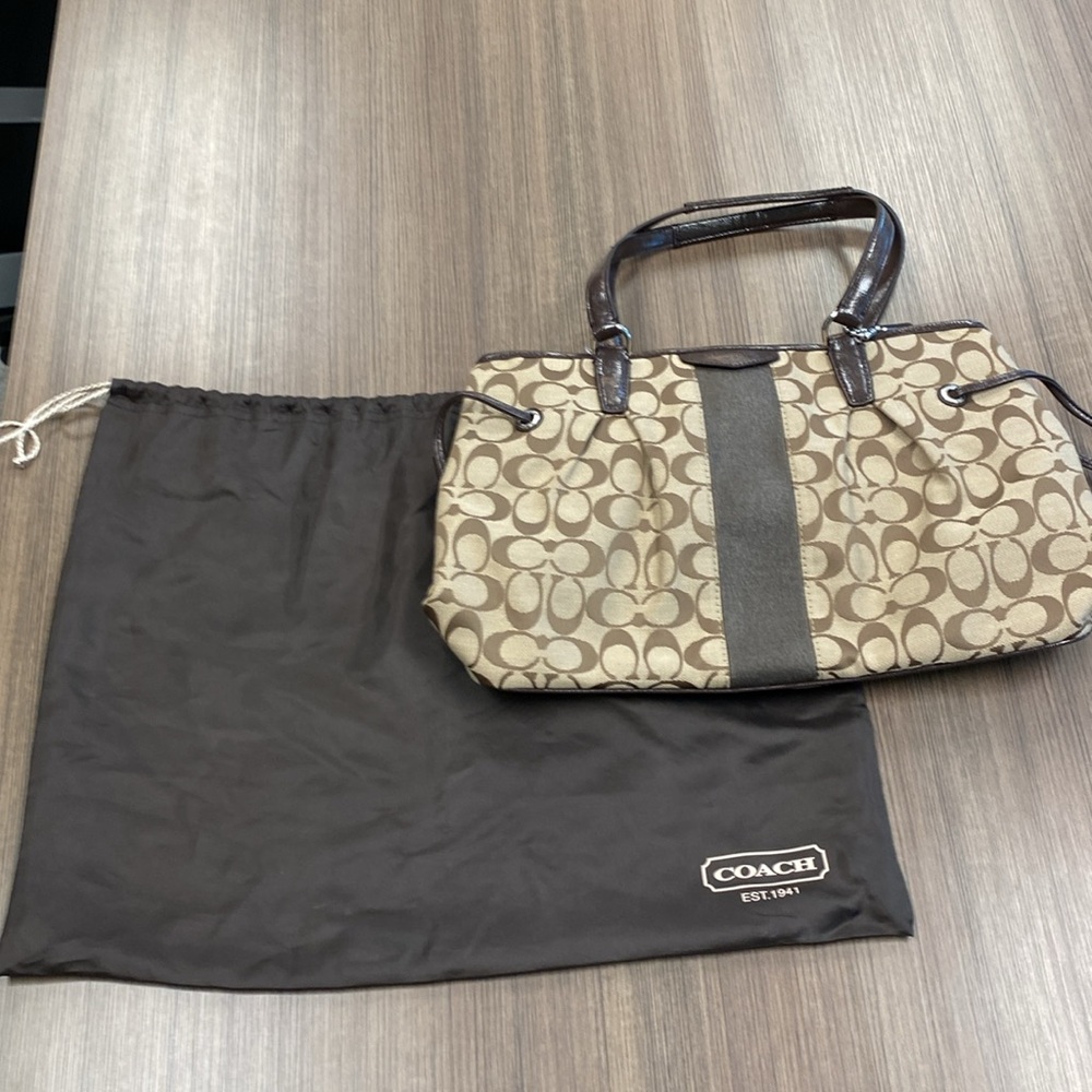 NWT Coach Signature Handbag! - Picture 10 of 10